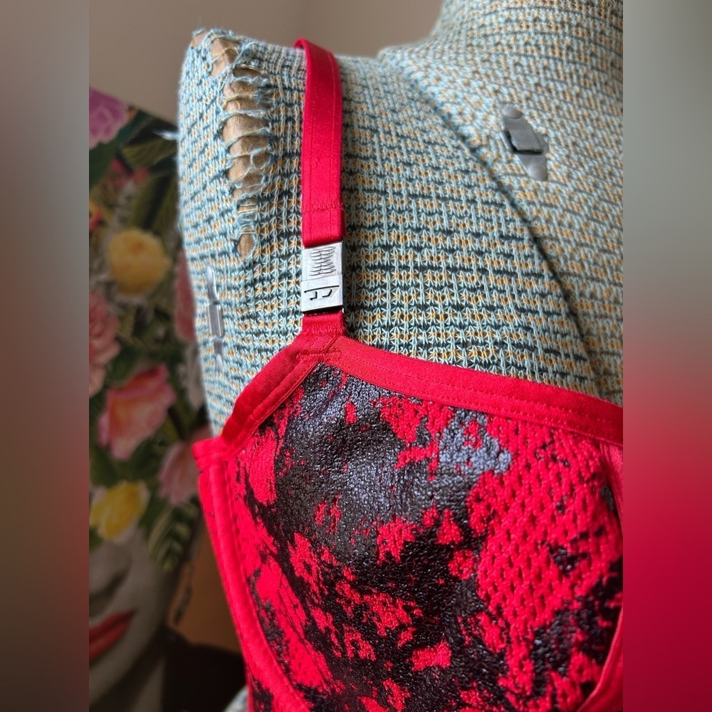 NWT SAVAGE X FENTY/DIESEL FISHNET BUSTIER RED. US 16-18. - Picture 4 of 11